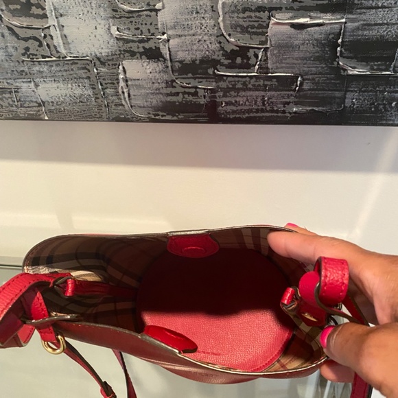 Burberry red bucket bag - Picture 4 of 4